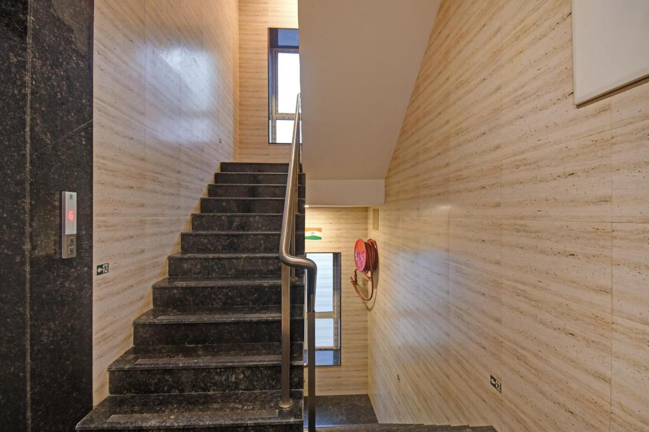 Super Townhouse Hotel All In One Near City Centre Salt Lake Salt Lake City ภายนอก รูปภาพ