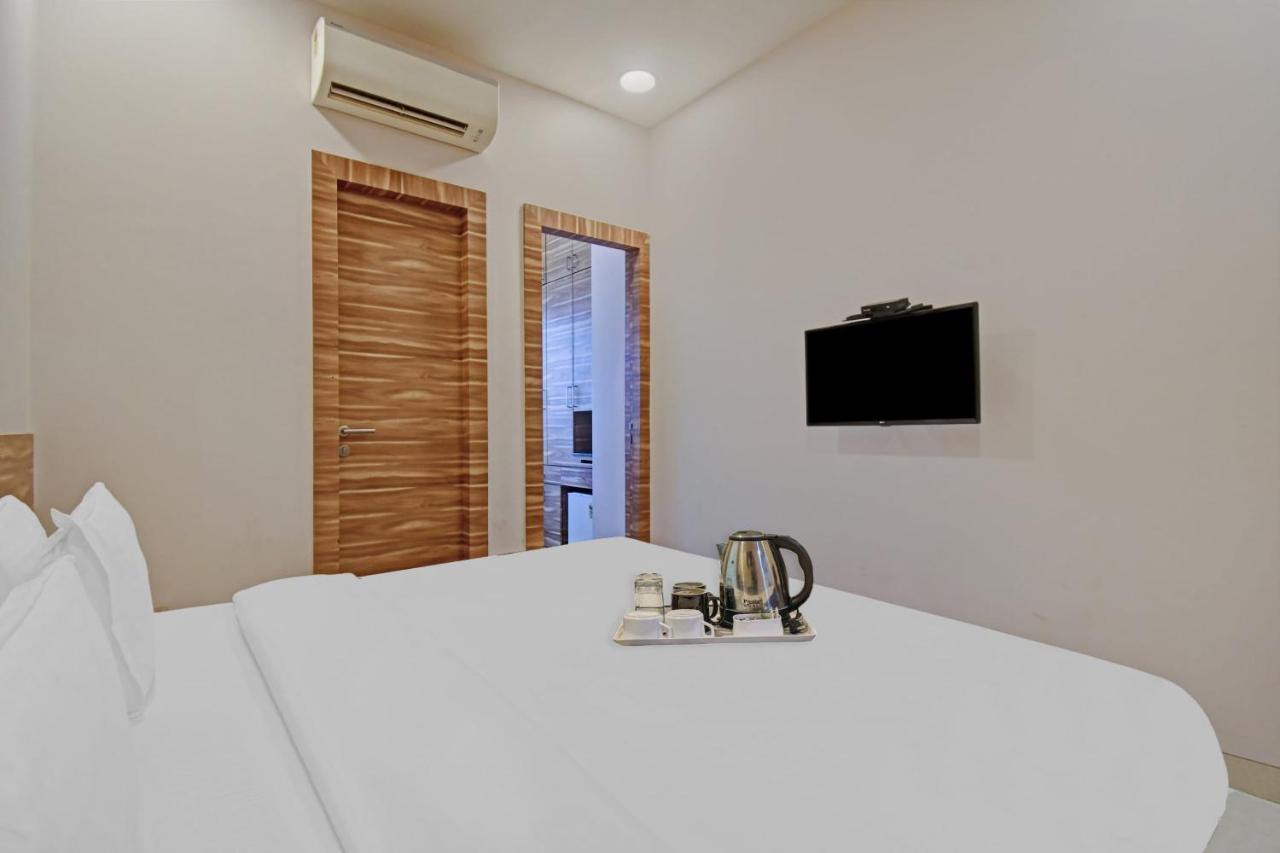 Super Townhouse Hotel All In One Near City Centre Salt Lake Salt Lake City ภายนอก รูปภาพ