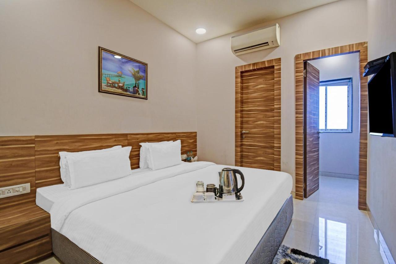 Super Townhouse Hotel All In One Near City Centre Salt Lake Salt Lake City ภายนอก รูปภาพ