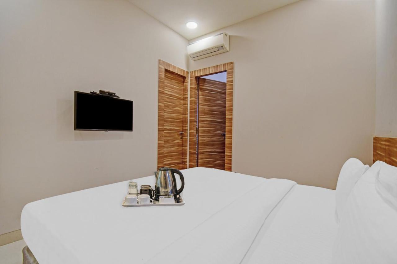 Super Townhouse Hotel All In One Near City Centre Salt Lake Salt Lake City ภายนอก รูปภาพ