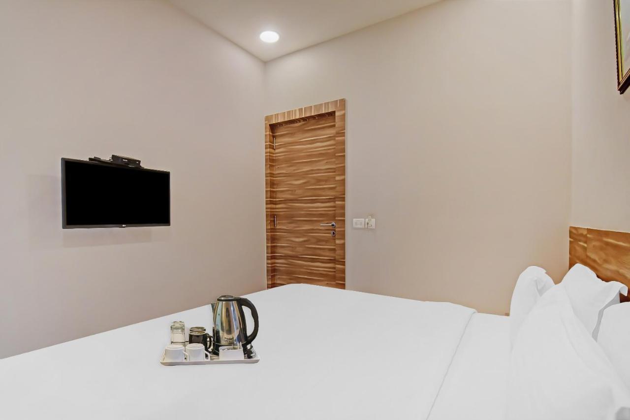 Super Townhouse Hotel All In One Near City Centre Salt Lake Salt Lake City ภายนอก รูปภาพ