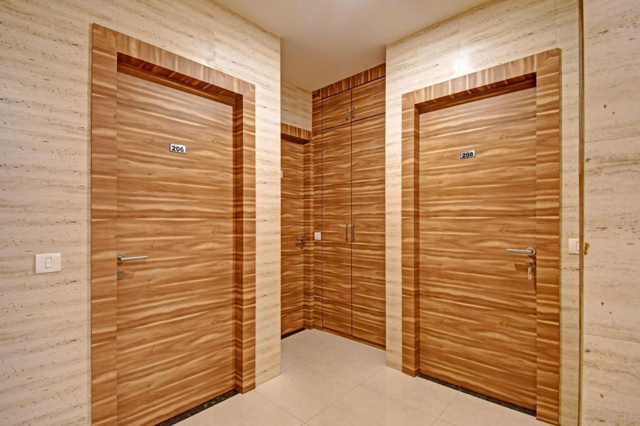 Super Townhouse Hotel All In One Near City Centre Salt Lake Salt Lake City ภายนอก รูปภาพ