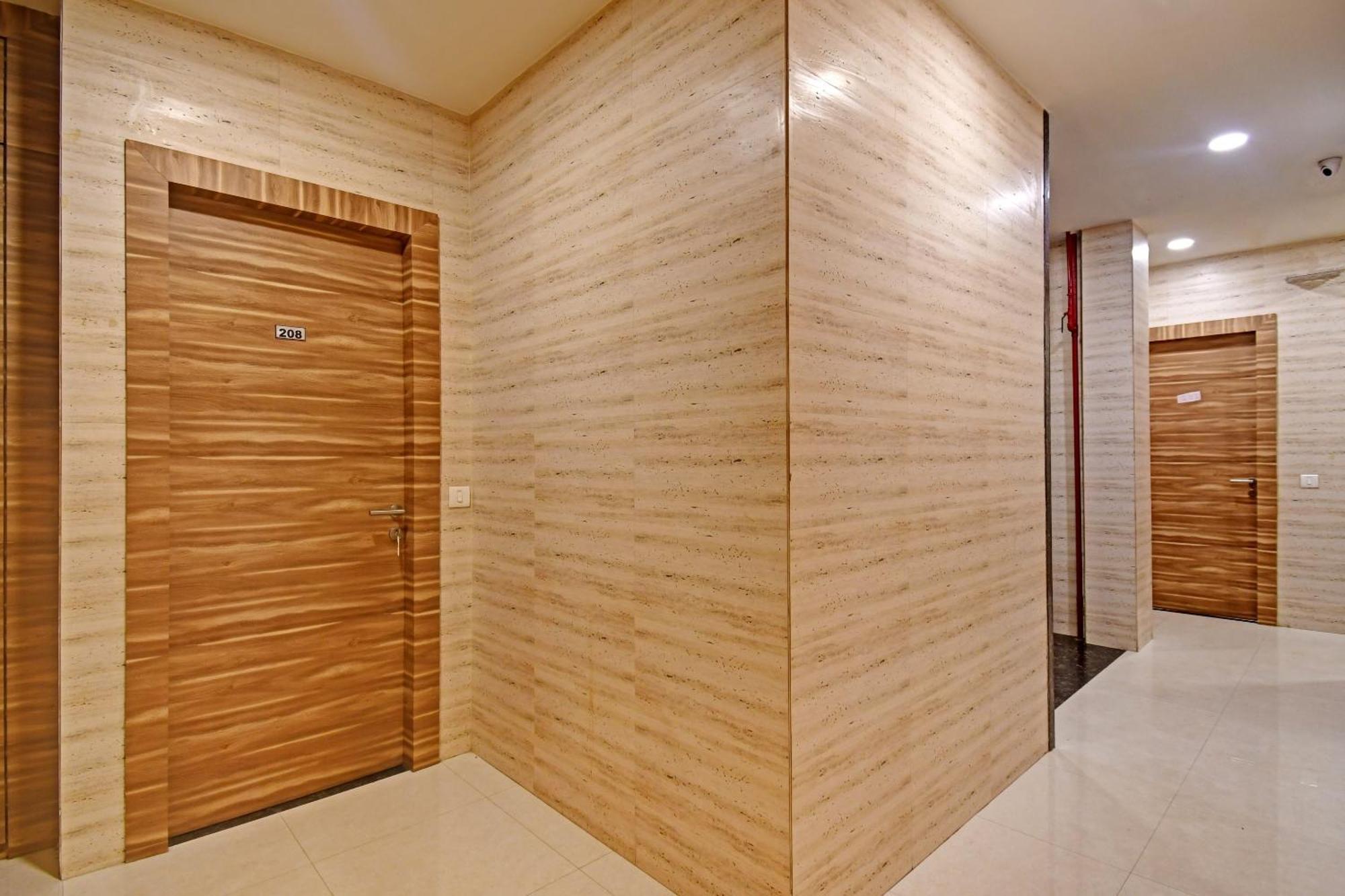 Super Townhouse Hotel All In One Near City Centre Salt Lake Salt Lake City ภายนอก รูปภาพ