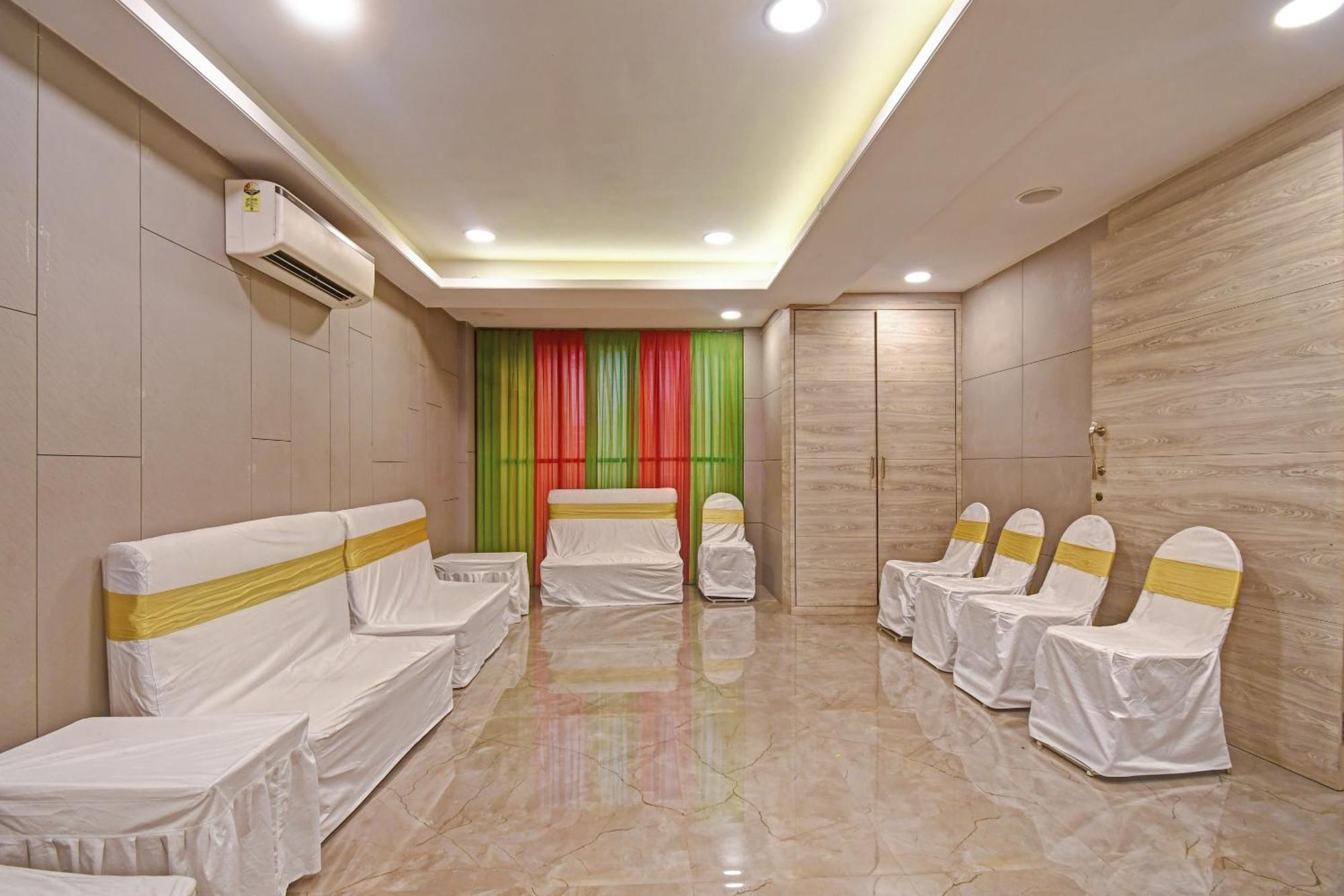 Super Townhouse Hotel All In One Near City Centre Salt Lake Salt Lake City ภายนอก รูปภาพ