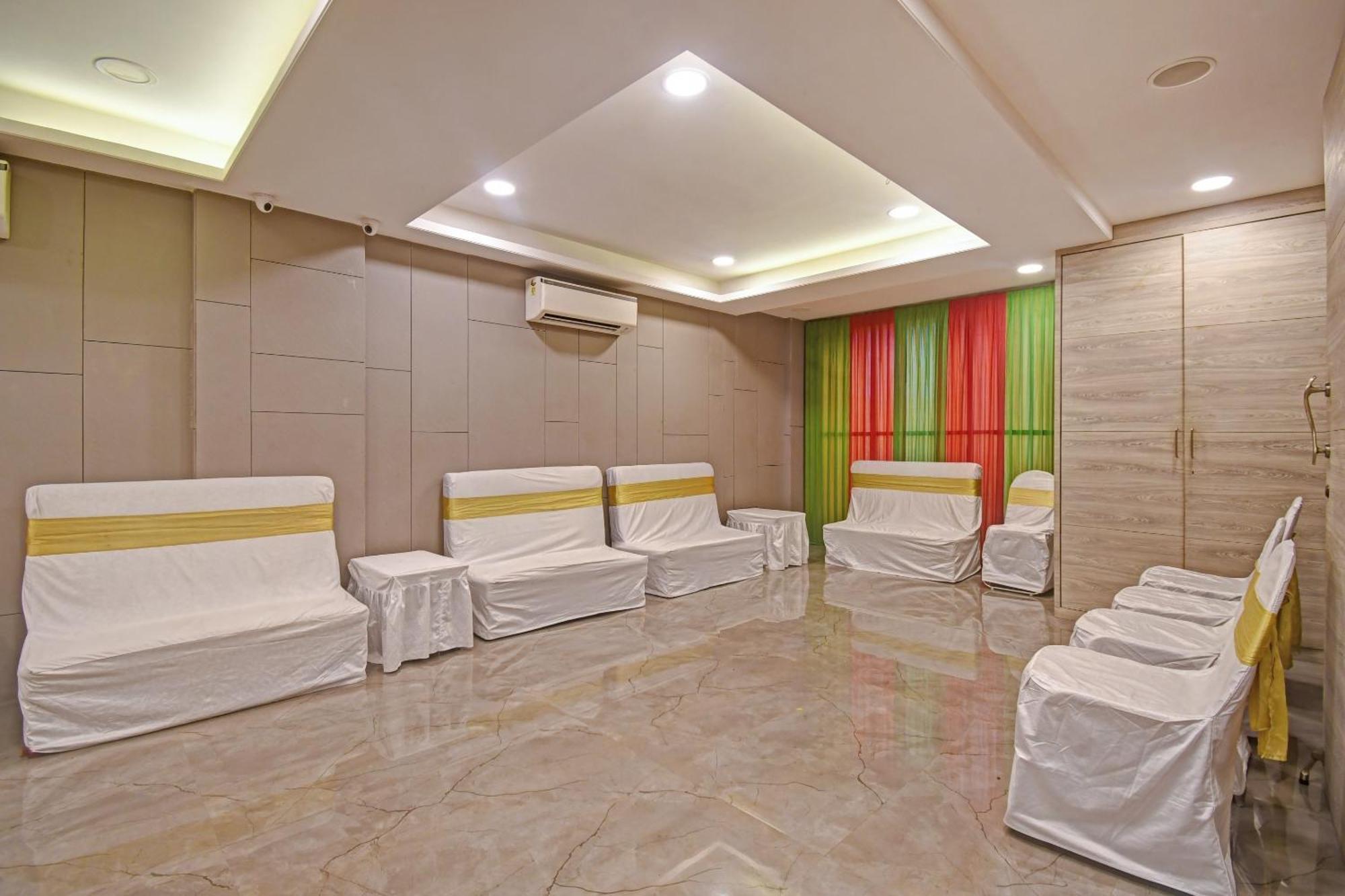 Super Townhouse Hotel All In One Near City Centre Salt Lake Salt Lake City ภายนอก รูปภาพ